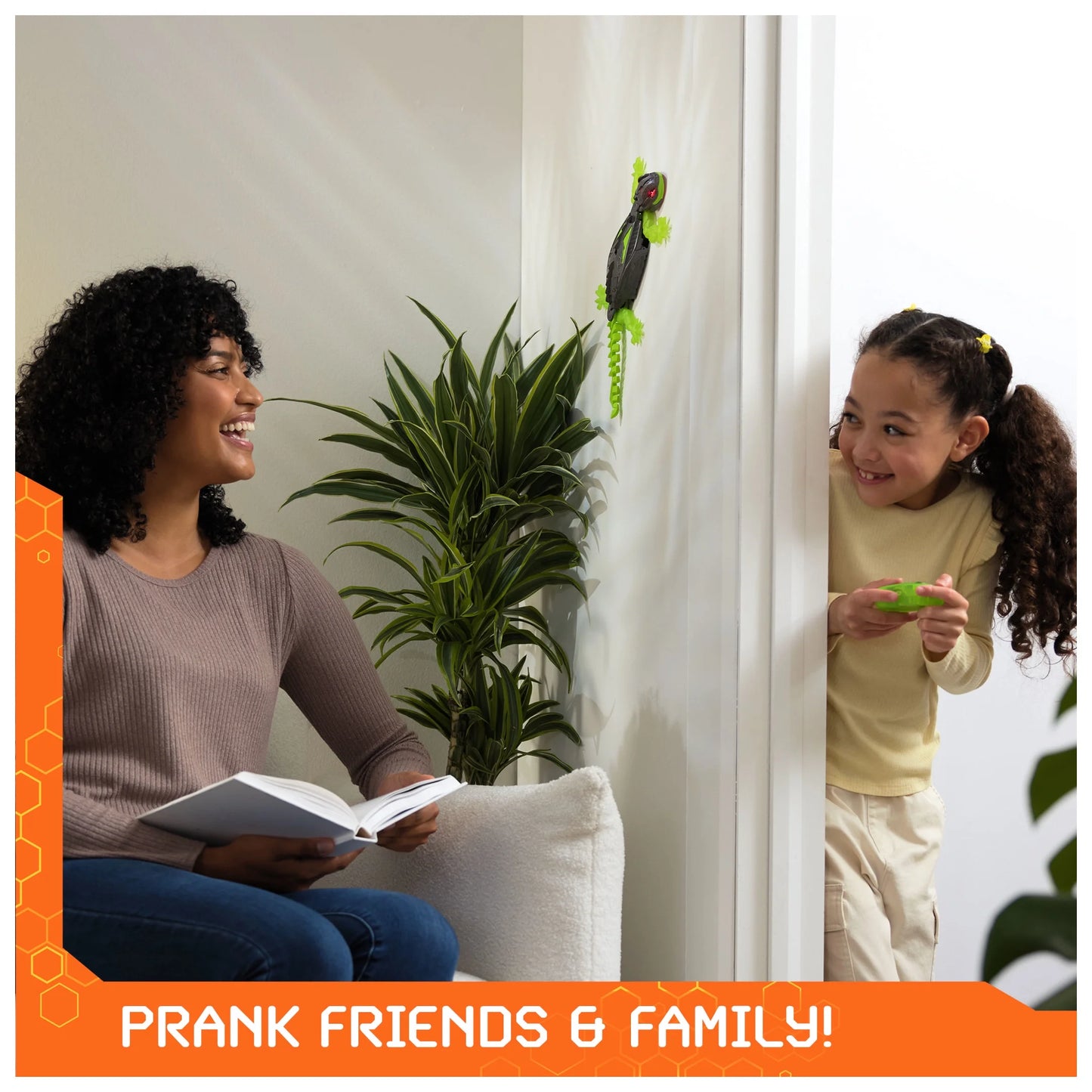 Wallcrawler Gecko, Remote Control Robot Toy for Kids, Batteries Not Included